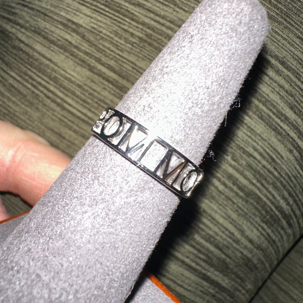 custom silver POM MOM ring sz 6 - Picture 4 of 4
